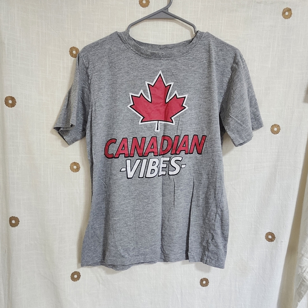 Canadian Vibes Grey T-Shirt Size Medium